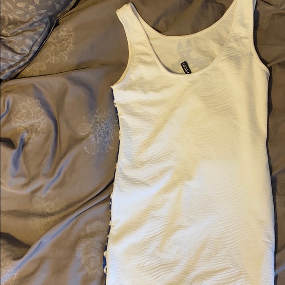 H and M Summer Fitted Spandex and Cotton Dress - Picture 2 of 3